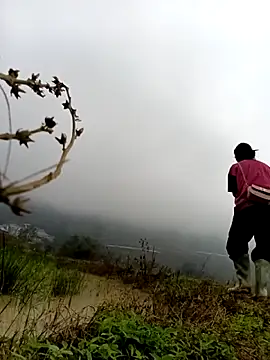 Snapshot of Hoa-tuylip chatting on February 24, 2026, 3:18 am Hoa-tuylip online show from February 24, 2026, 3:18 am