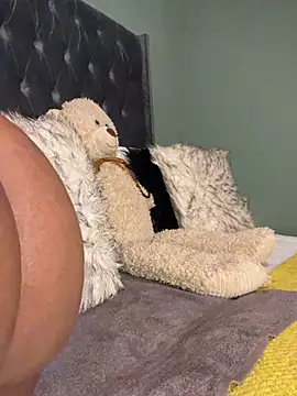 Hot Mess18 online show from February 6, 2026, 7:54 pm