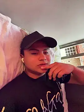 andresmahecha777 online show from March 14, 2026, 11:11 pm