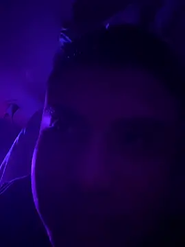 andresmahecha777 online show from April 11, 2026, 4:42 am