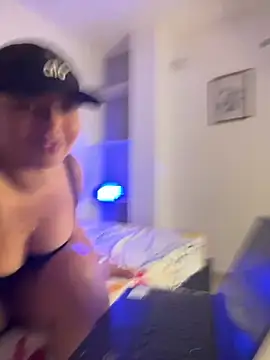 Snapshot of Kira_Spiicy chatting on February 21, 2026, 1:46 pm Kira Spiicy online show from February 21, 2026, 1:46 pm