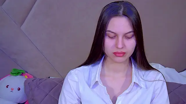 Snapshot of AliceVersal chatting on February 5, 2026, 4:08 am AliceVersal online show from February 5, 2026, 4:08 am