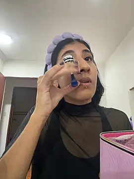 Violet rousse7 online show from February 5, 2026, 1:01 am