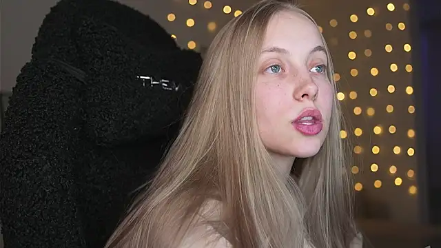 Snapshot of Appr0ved_ chatting on February 11, 2026, 3:01 pm Appr0ved online show from February 11, 2026, 3:01 pm