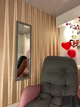 Snapshot of Dominik_Souza chatting on February 24, 2026, 1:34 pm Dominik Souza online show from February 24, 2026, 1:34 pm