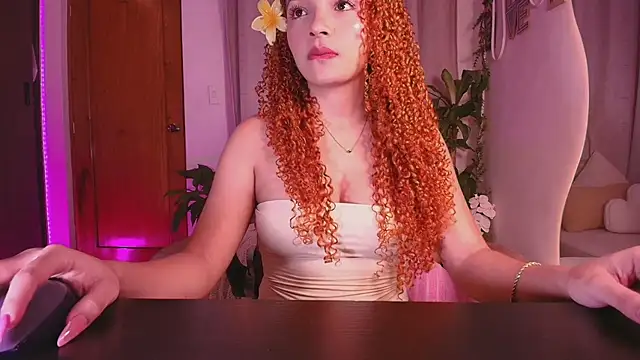  lindapynk  online show from April 9, 2026, 8:37 pm