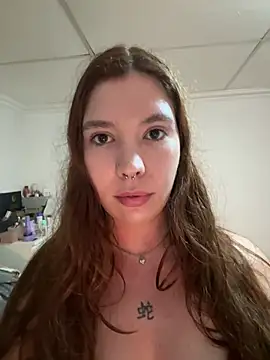 Snapshot of ineesdelrey chatting on February 13, 2026, 12:21 am ineesdelrey online show from February 13, 2026, 12:21 am