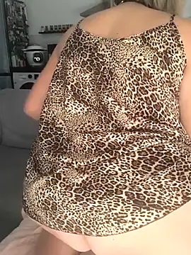 Snapshot of NinaRicci1518 chatting on February 6, 2026, 10:00 am NinaRicci1518 online show from February 6, 2026, 10:00 am