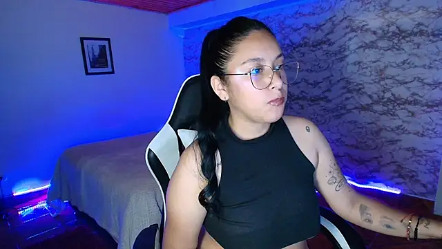 Snapshot of Camila_IRoose chatting on April 22, 2026, 10:05 pm Camila IRoose online show from April 22, 2026, 10:05 pm