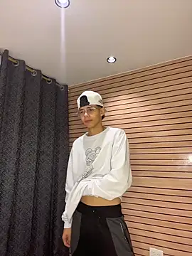 TheBatMansion online show from April 1, 2026, 4:03 am