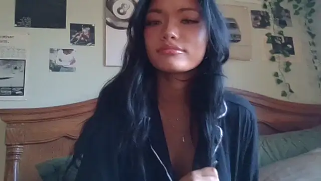 ellianajean online show from February 14, 2026, 11:49 pm