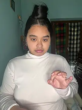 Snapshot of Aloyenita chatting on February 21, 2026, 12:29 pm Aloyenita online show from February 21, 2026, 12:29 pm