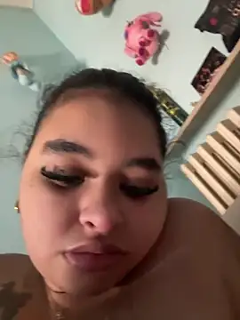 Snapshot of Aloyenita chatting on February 6, 2026, 12:34 pm Aloyenita online show from February 6, 2026, 12:34 pm