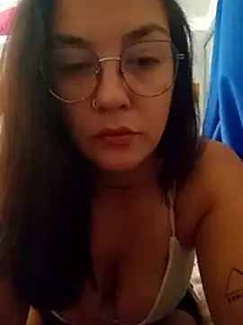 Snapshot of kuramaqueen chatting on February 5, 2026, 11:44 pm kuramaqueen online show from February 5, 2026, 11:44 pm