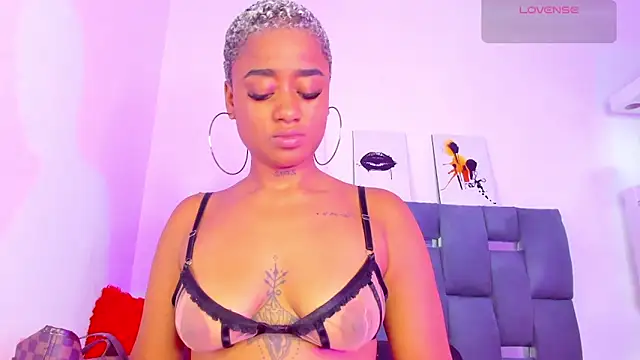 AgathaBladde online show from May 24, 2026, 2:44 am