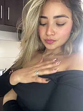 sweetlove- online show from March 26, 2026, 8:40 pm