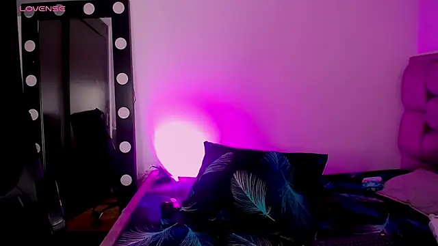 Snapshot of Silvanarouse chatting on July 2, 2026, 12:22 am Silvanarouse online show from July 2, 2026, 12:22 am