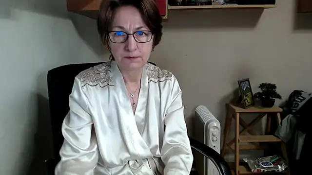 katemodel online show from February 19, 2026, 8:55 am