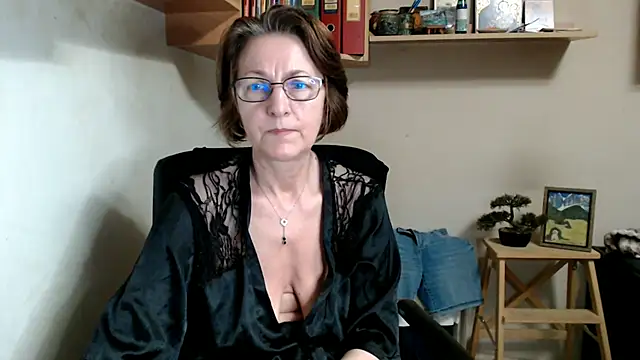katemodel online show from July 16, 2026, 6:10 am