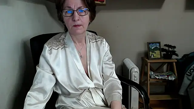 katemodel online show from March 6, 2026, 7:03 am