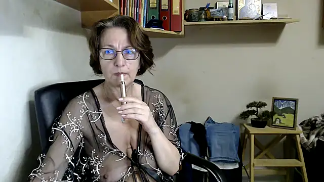 katemodel online show from July 17, 2026, 8:00 am