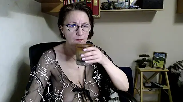katemodel online show from June 23, 2026, 6:33 am