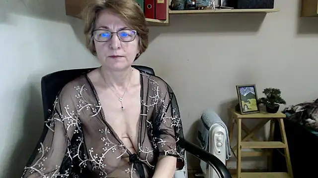 katemodel online show from March 25, 2026, 7:19 am