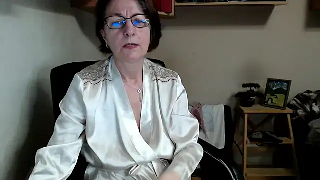 katemodel online show from June 24, 2026, 6:12 am