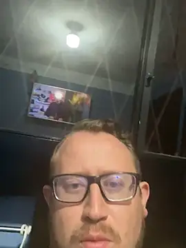 Ecuhot8976 online show from April 22, 2026, 3:02 am