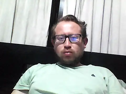 Snapshot of Ecuhot8976 chatting on July 4, 2026, 3:57 am Ecuhot8976 online show from July 4, 2026, 3:57 am