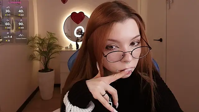 Snapshot of PinkAn8el chatting on February 17, 2026, 2:42 am PinkAn8el online show from February 17, 2026, 2:42 am