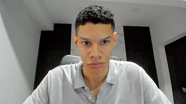 milo cruz  online show from April 18, 2026, 2:58 am