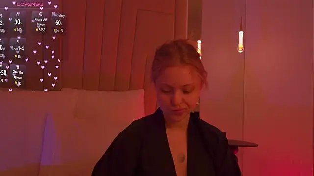 MollyHilton online show from April 11, 2026, 6:22 pm