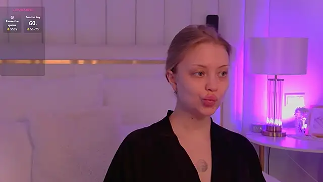 Snapshot of MollyHilton chatting on February 13, 2026, 5:57 pm MollyHilton online show from February 13, 2026, 5:57 pm