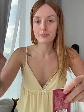 Snapshot of madlynn chatting on February 3, 2026, 8:08 am madlynn online show from February 3, 2026, 8:08 am