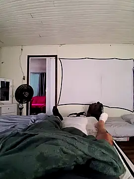 Robsonitj90 online show from April 14, 2026, 3:17 pm