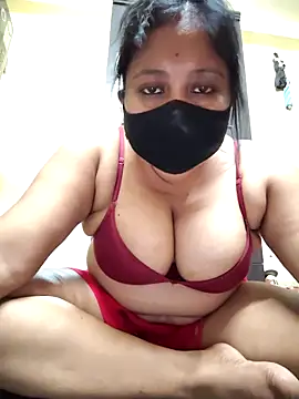 Curvy Trisha online show from April 13, 2026, 8:02 pm