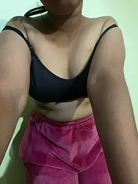 Snapshot of exoticshruti chatting on February 5, 2026, 8:43 am exoticshruti online show from February 5, 2026, 8:43 am