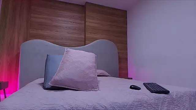 Snapshot of shaina_adams chatting on February 15, 2026, 11:53 am shaina adams online show from February 15, 2026, 11:53 am