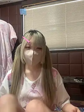 Snapshot of uni_nvqnl2 chatting on February 5, 2026, 7:26 am uni nvqnl2 online show from February 5, 2026, 7:26 am