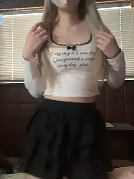 Snapshot of uni_nvqnl2 chatting on February 1, 2026, 7:06 am uni nvqnl2 online show from February 1, 2026, 7:06 am