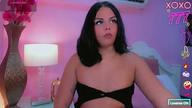 Maia Hotts online show from April 5, 2026, 8:26 pm