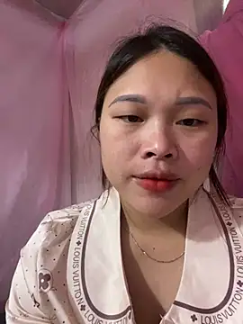 Emxinhka1 online show from April 27, 2026, 7:06 am