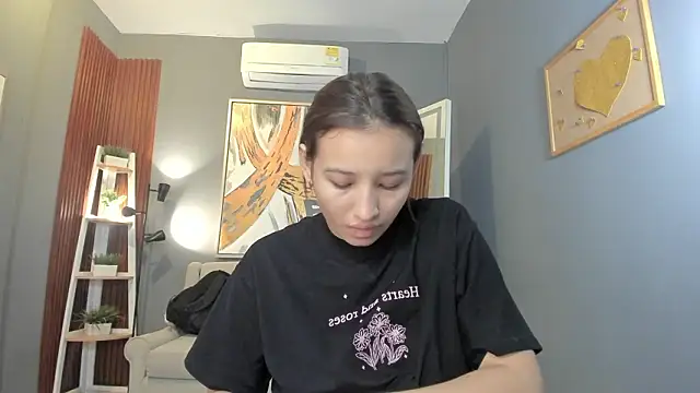 nina swaan online show from February 10, 2026, 11:53 am