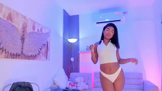 Snapshot of TAHIELA_ chatting on February 20, 2026, 10:28 am TAHIELA online show from February 20, 2026, 10:28 am