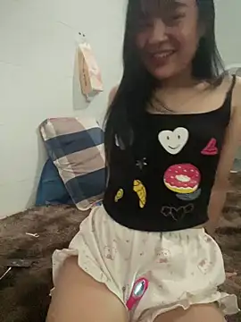 hotgirl-sexy online show from April 4, 2026, 3:46 am