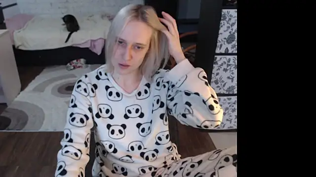 Snapshot of Your_guilty_pleasure1 chatting on February 20, 2026, 12:51 pm Your guilty pleasure1 online show from February 20, 2026, 12:51 pm