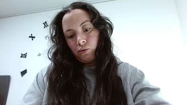 Snapshot of ElaMurray02 chatting on February 4, 2026, 1:17 pm ElaMurray02 online show from February 4, 2026, 1:17 pm