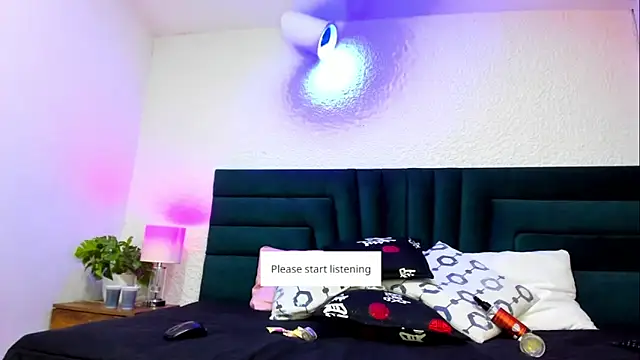 Dahliablack online show from April 5, 2026, 12:23 pm