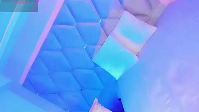 EmmaSweet23 online show from March 27, 2026, 8:32 pm